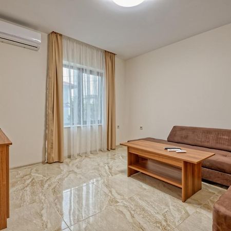 Къща За Гости Relax Chisarja Exteriör bild