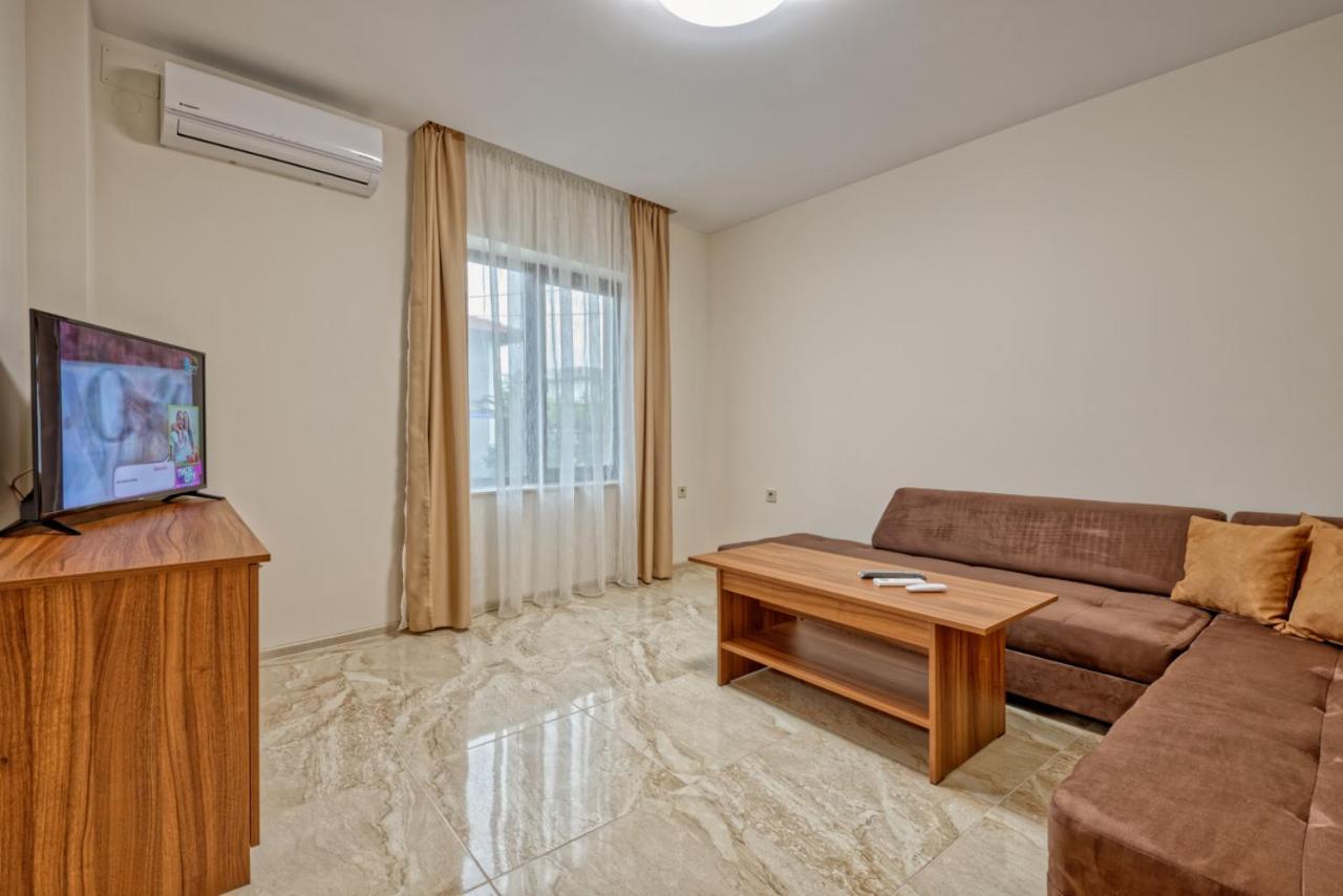 Къща За Гости Relax Chisarja Exteriör bild