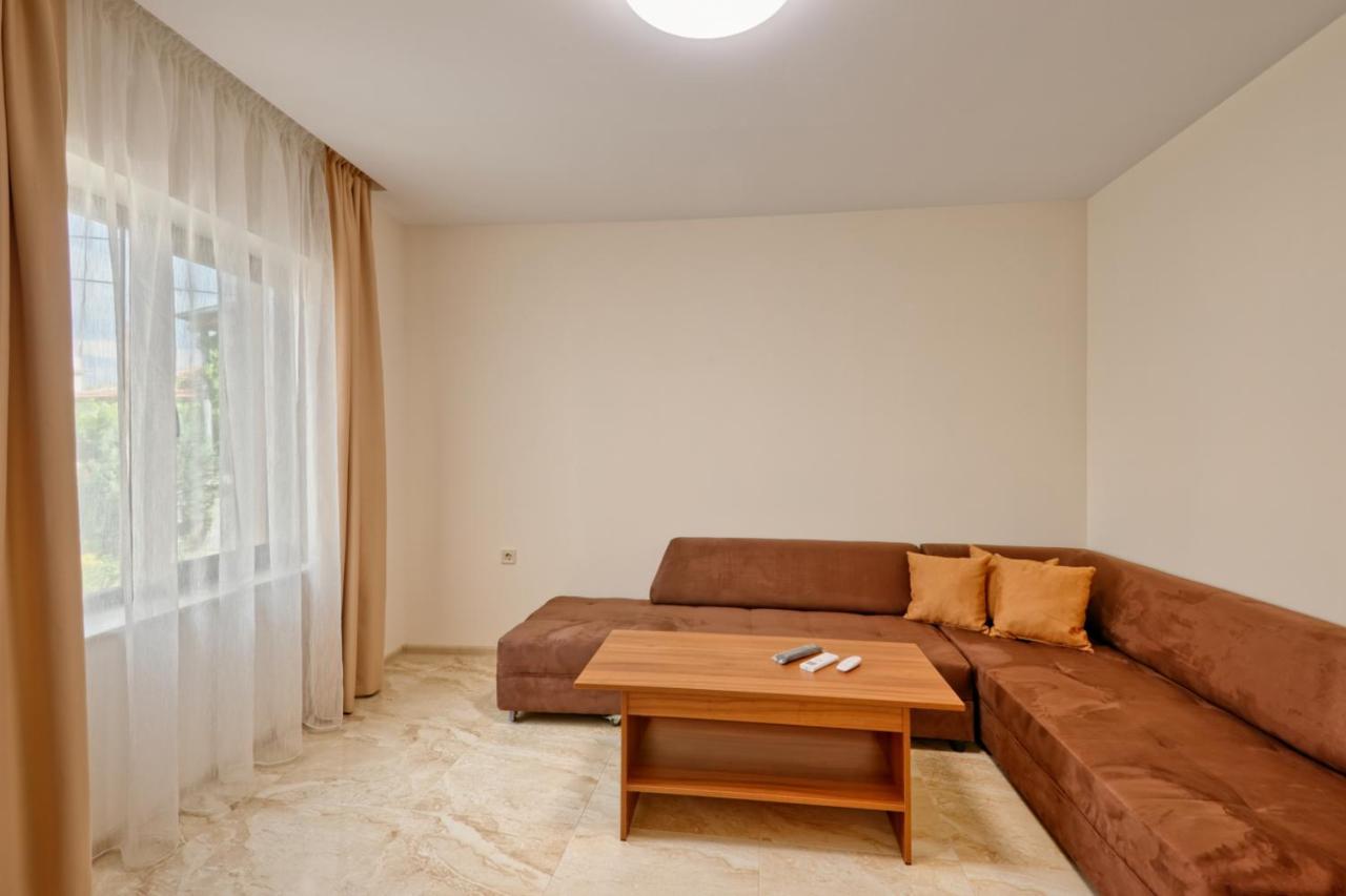 Къща За Гости Relax Chisarja Exteriör bild