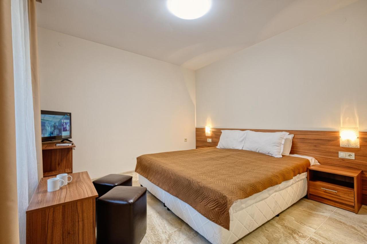 Къща За Гости Relax Chisarja Exteriör bild